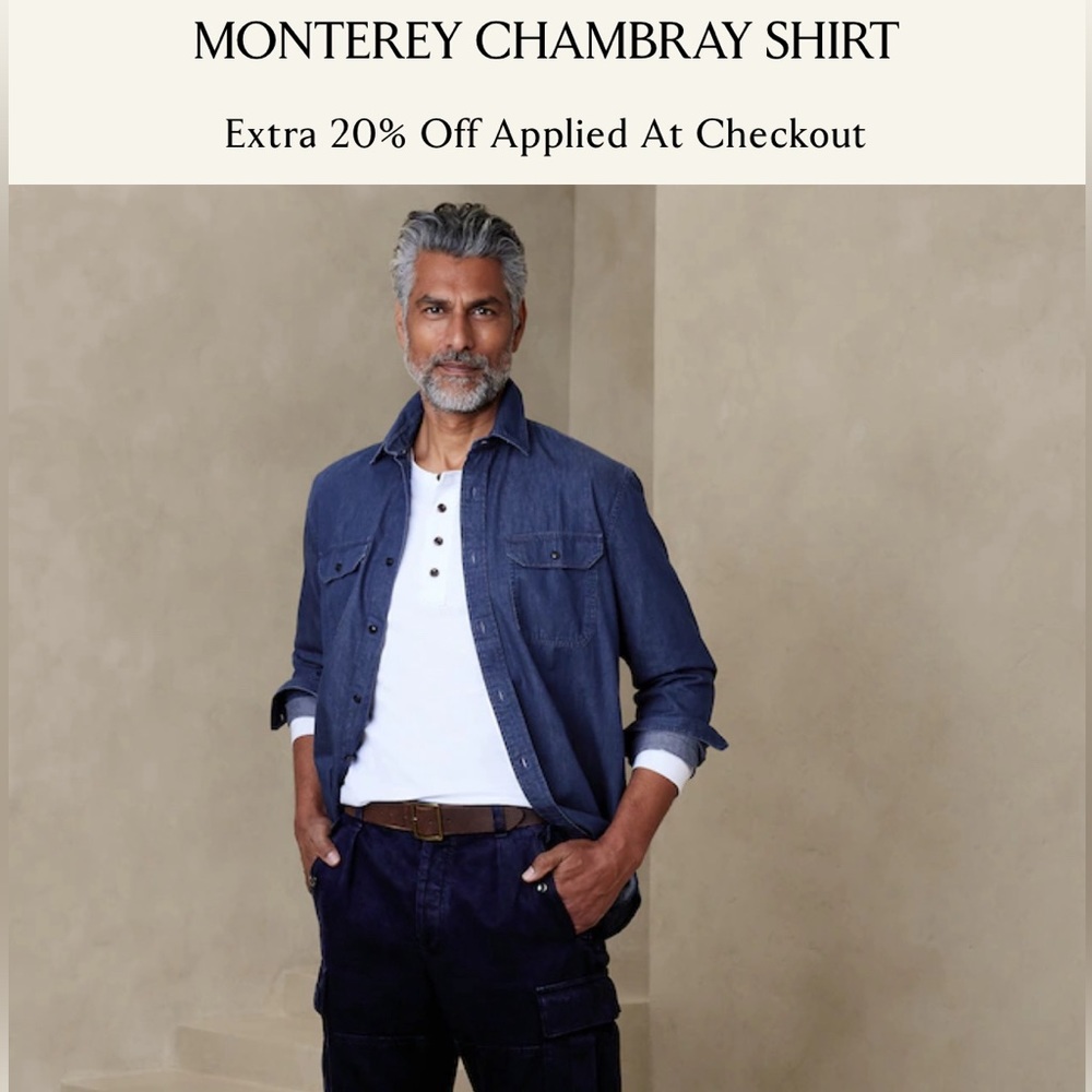 Banana Republic men’s Monterey Chambray button-down shirt